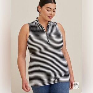 NWT - Torrid - Foxy Mock Neck Zip Up Tank - 2x